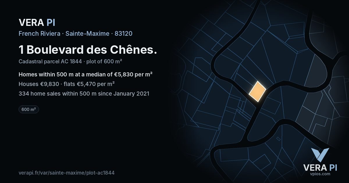 1 Boulevard des Chênes, Sainte-Maxime at night – the plot lit, the parcels around coloured by the prices near them