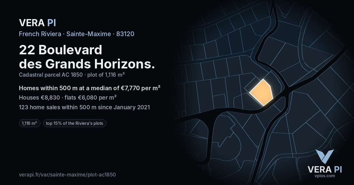 22 Boulevard des Grands Horizons, Sainte-Maxime at night – the plot lit, the parcels around coloured by the prices near them
