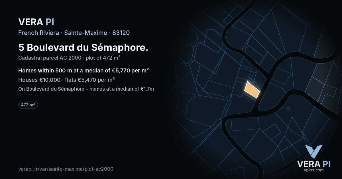 5 Boulevard du Sémaphore, Sainte-Maxime at night – the plot lit, the parcels around coloured by the prices near them
