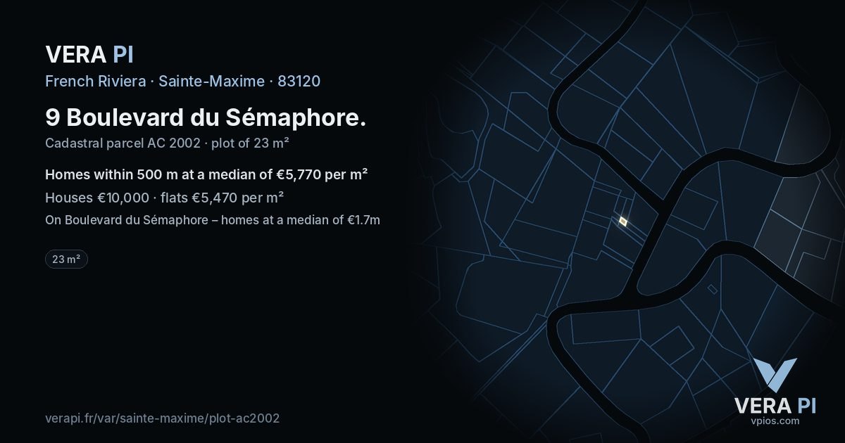 9 Boulevard du Sémaphore, Sainte-Maxime at night – the plot lit, the parcels around coloured by the prices near them