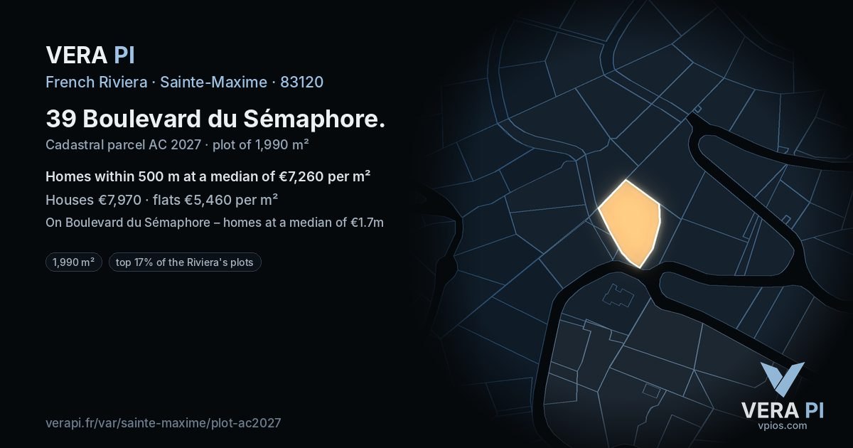 39 Boulevard du Sémaphore, Sainte-Maxime at night – the plot lit, the parcels around coloured by the prices near them