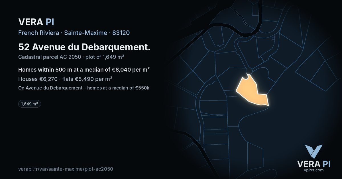 52 Avenue du Debarquement, Sainte-Maxime at night – the plot lit, the parcels around coloured by the prices near them