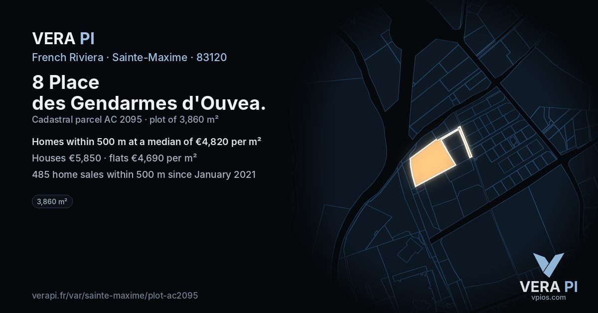 8 Place des Gendarmes d'Ouvea, Sainte-Maxime at night – the plot lit, the parcels around coloured by the prices near them