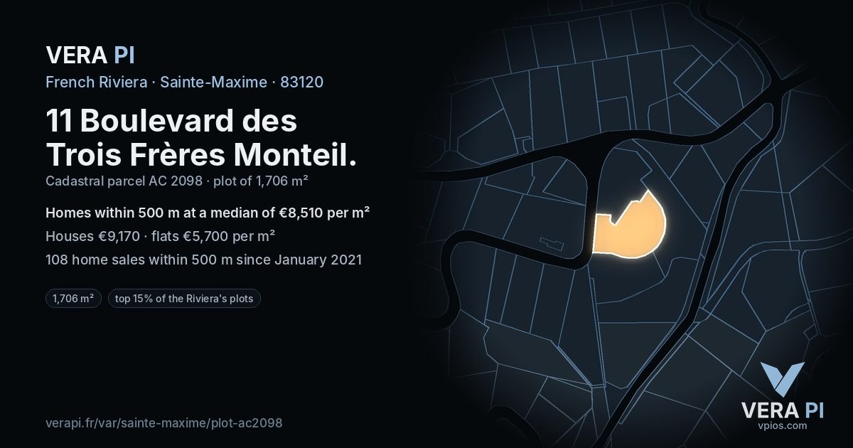11 Boulevard des Trois Frères Monteil, Sainte-Maxime at night – the plot lit, the parcels around coloured by the prices near them