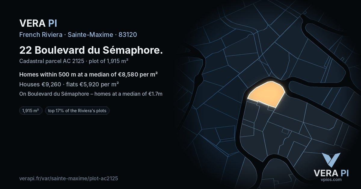 22 Boulevard du Sémaphore, Sainte-Maxime at night – the plot lit, the parcels around coloured by the prices near them