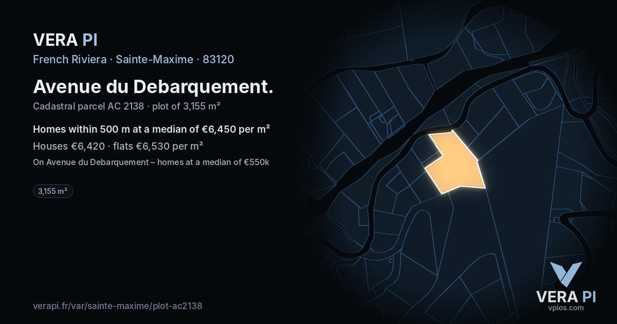 Avenue du Debarquement, Sainte-Maxime at night – the plot lit, the parcels around coloured by the prices near them