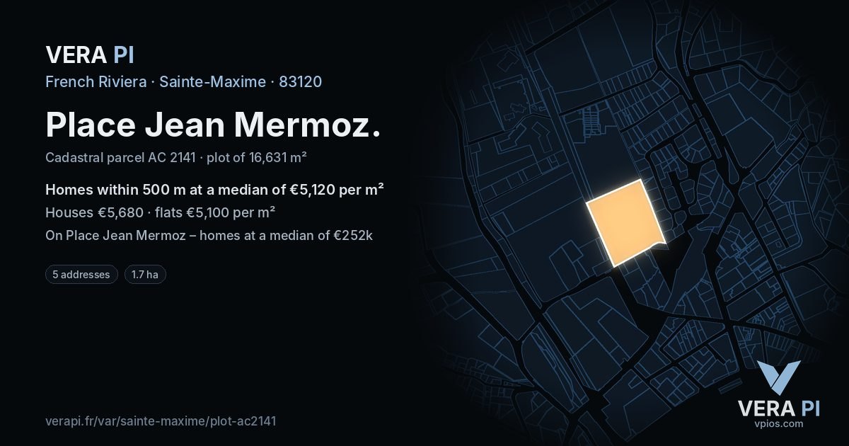 Place Jean Mermoz, Sainte-Maxime at night – the plot lit, the parcels around coloured by the prices near them
