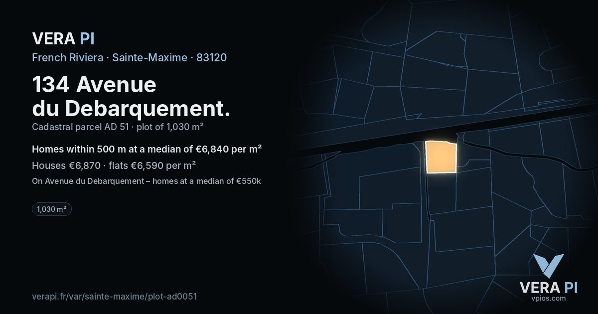 134 Avenue du Debarquement, Sainte-Maxime at night – the plot lit, the parcels around coloured by the prices near them