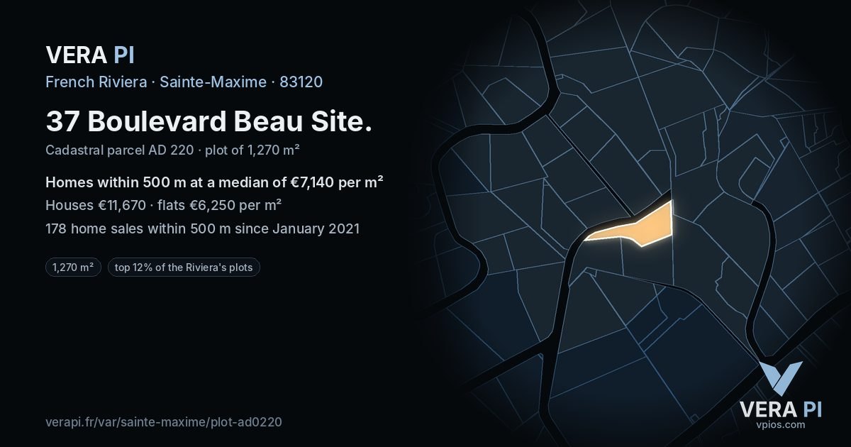 37 Boulevard Beau Site, Sainte-Maxime at night – the plot lit, the parcels around coloured by the prices near them