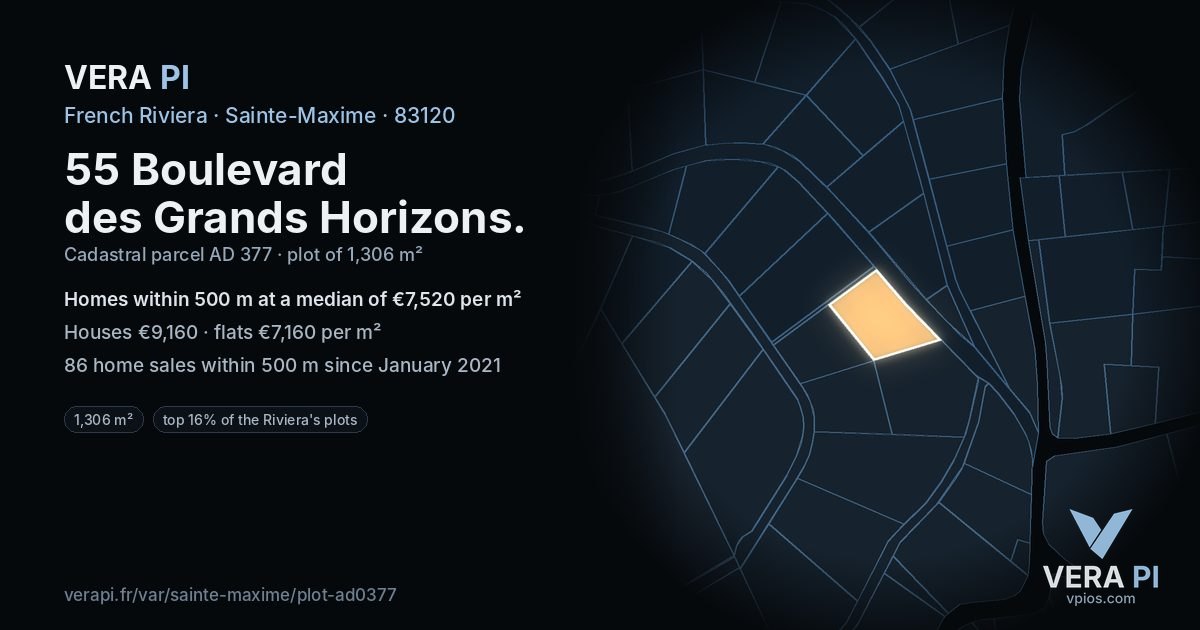 55 Boulevard des Grands Horizons, Sainte-Maxime at night – the plot lit, the parcels around coloured by the prices near them
