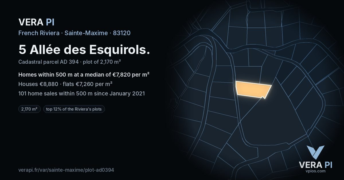 5 Allée des Esquirols, Sainte-Maxime at night – the plot lit, the parcels around coloured by the prices near them