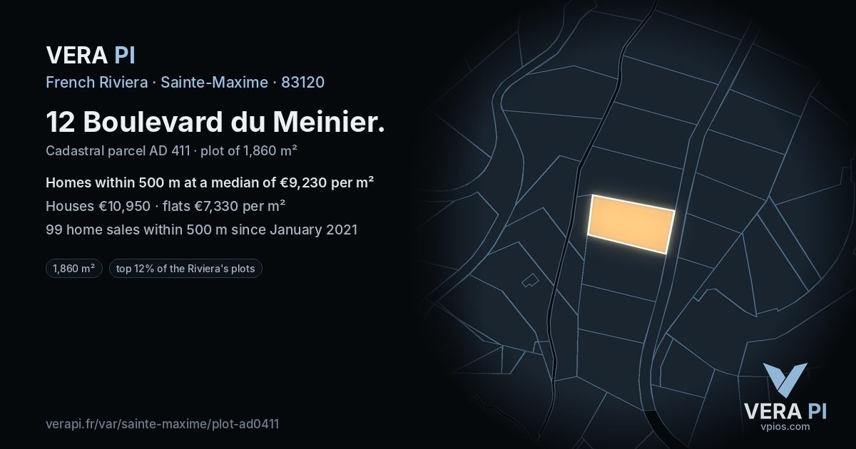 12 Boulevard du Meinier, Sainte-Maxime at night – the plot lit, the parcels around coloured by the prices near them