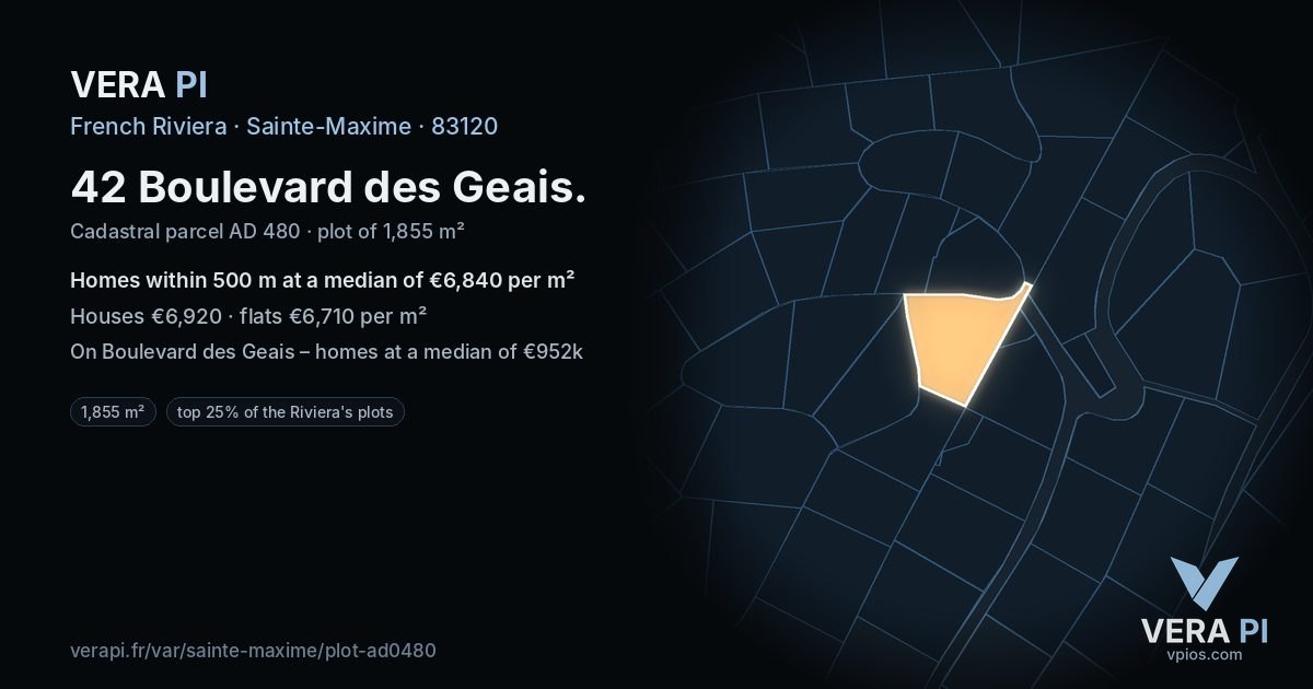 42 Boulevard des Geais, Sainte-Maxime at night – the plot lit, the parcels around coloured by the prices near them