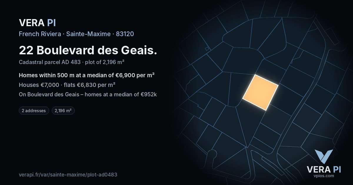 22 Boulevard des Geais, Sainte-Maxime at night – the plot lit, the parcels around coloured by the prices near them