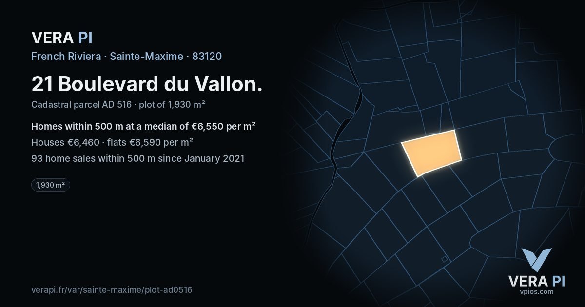 21 Boulevard du Vallon, Sainte-Maxime at night – the plot lit, the parcels around coloured by the prices near them