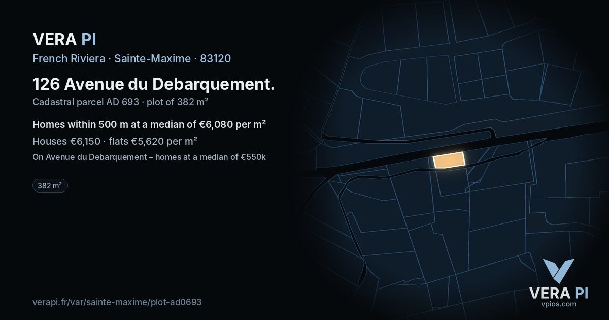 126 Avenue du Debarquement, Sainte-Maxime at night – the plot lit, the parcels around coloured by the prices near them