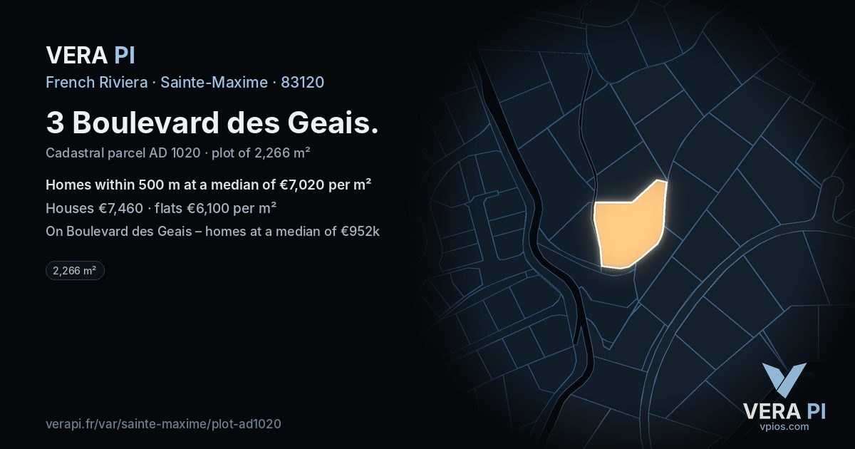 3 Boulevard des Geais, Sainte-Maxime at night – the plot lit, the parcels around coloured by the prices near them