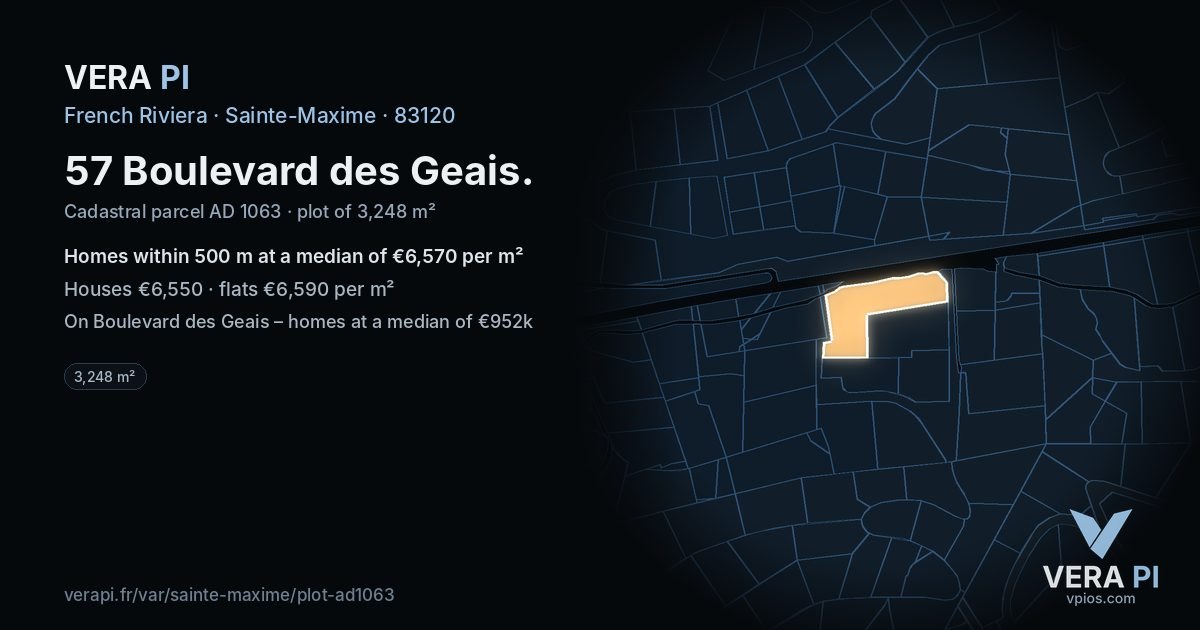 57 Boulevard des Geais, Sainte-Maxime at night – the plot lit, the parcels around coloured by the prices near them