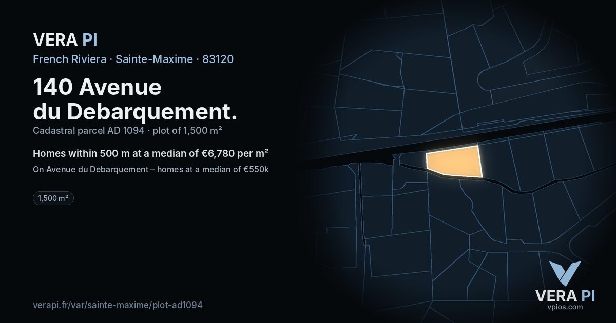 140 Avenue du Debarquement, Sainte-Maxime at night – the plot lit, the parcels around coloured by the prices near them