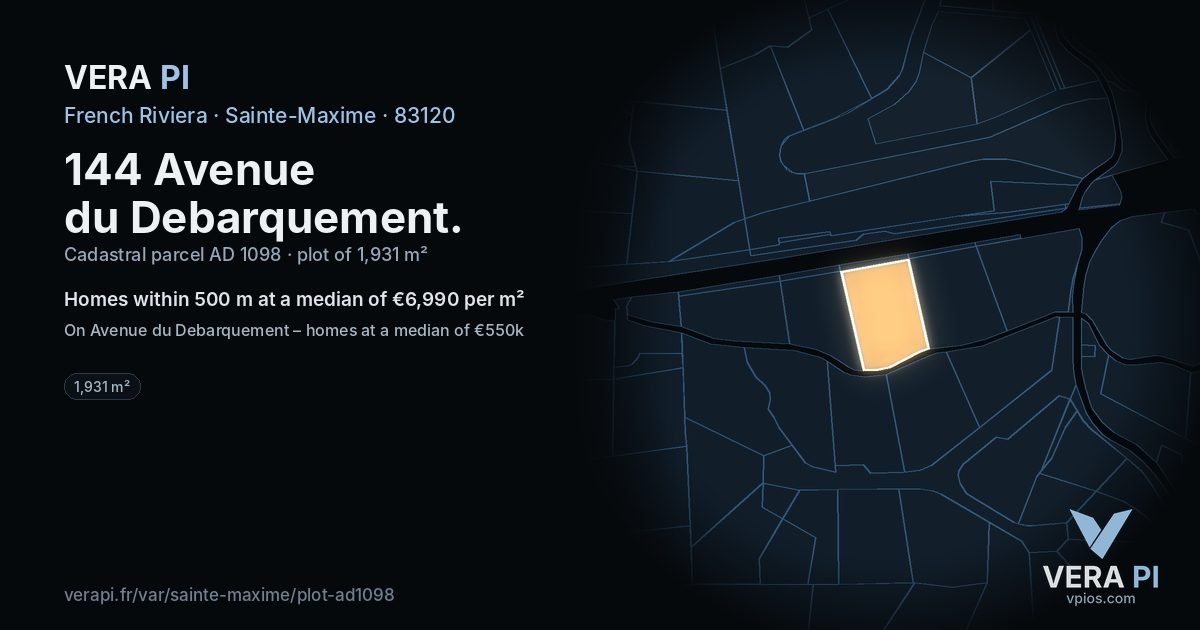 144 Avenue du Debarquement, Sainte-Maxime at night – the plot lit, the parcels around coloured by the prices near them