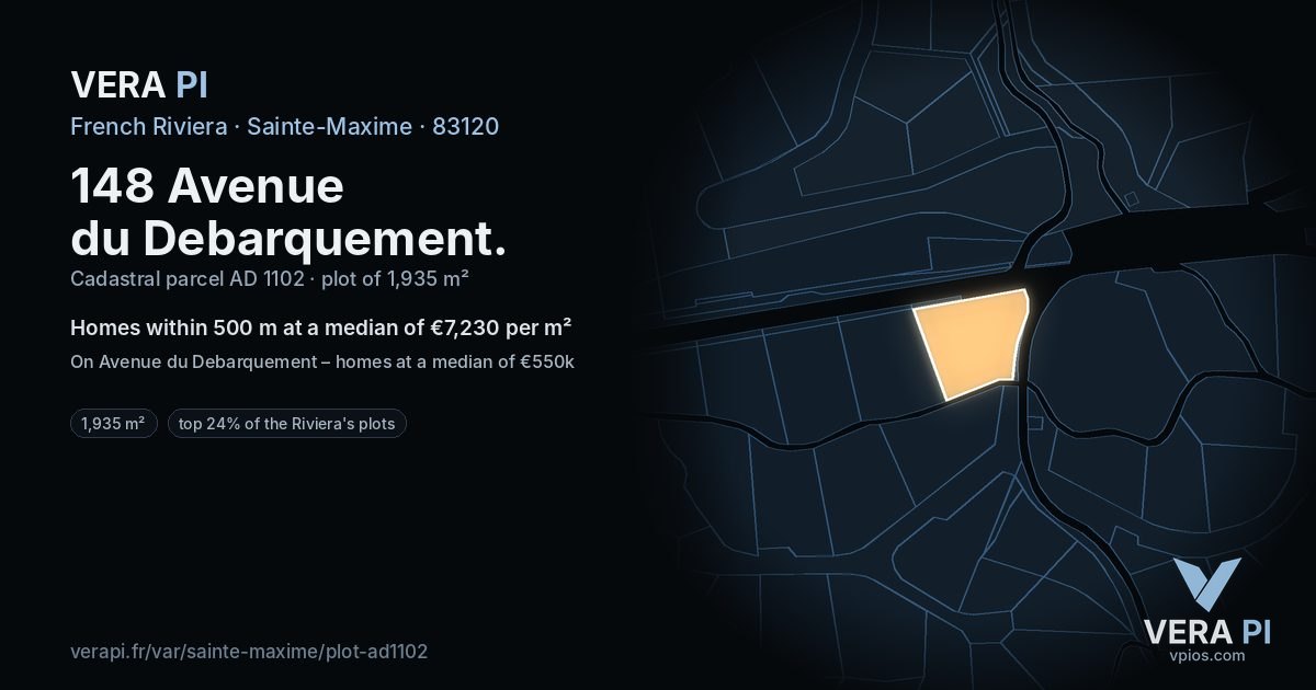 148 Avenue du Debarquement, Sainte-Maxime at night – the plot lit, the parcels around coloured by the prices near them