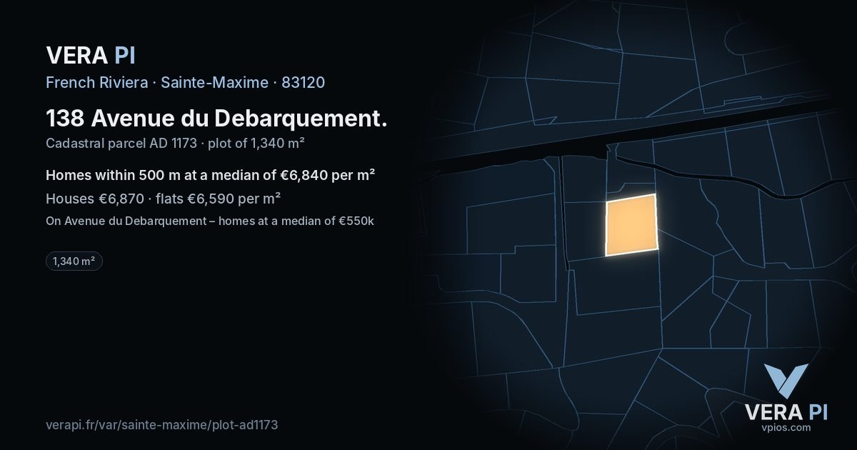 138 Avenue du Debarquement, Sainte-Maxime at night – the plot lit, the parcels around coloured by the prices near them