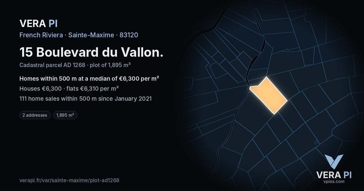15 Boulevard du Vallon, Sainte-Maxime at night – the plot lit, the parcels around coloured by the prices near them