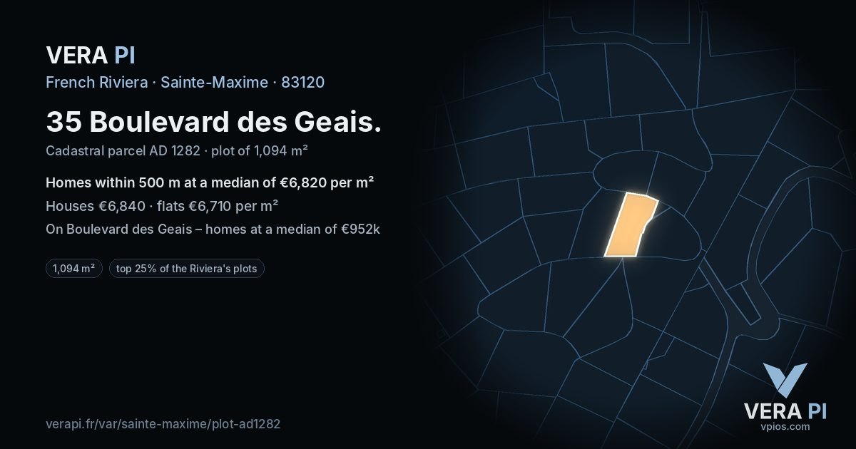 35 Boulevard des Geais, Sainte-Maxime at night – the plot lit, the parcels around coloured by the prices near them