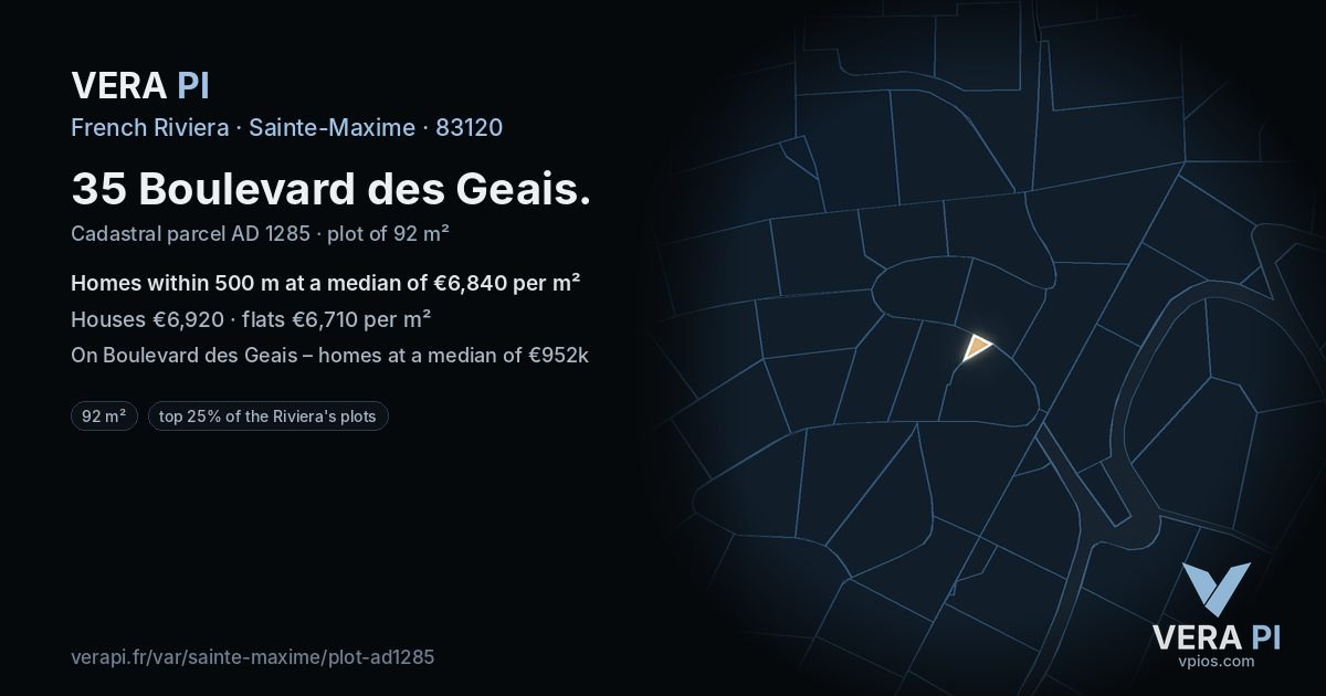 35 Boulevard des Geais, Sainte-Maxime at night – the plot lit, the parcels around coloured by the prices near them