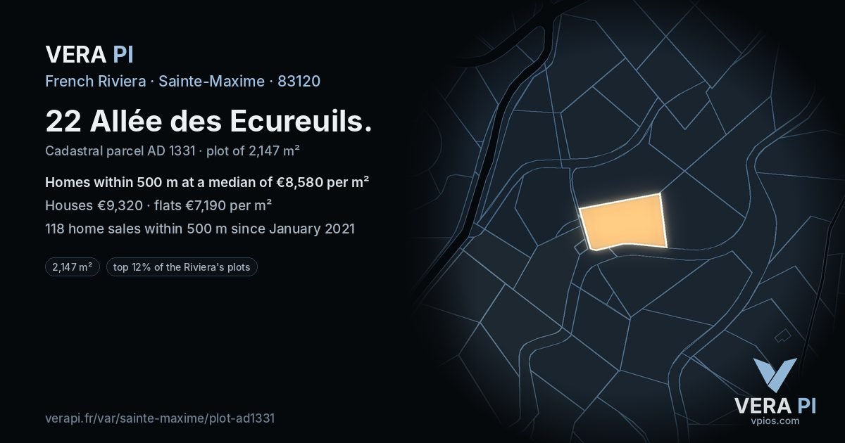 22 Allée des Ecureuils, Sainte-Maxime at night – the plot lit, the parcels around coloured by the prices near them