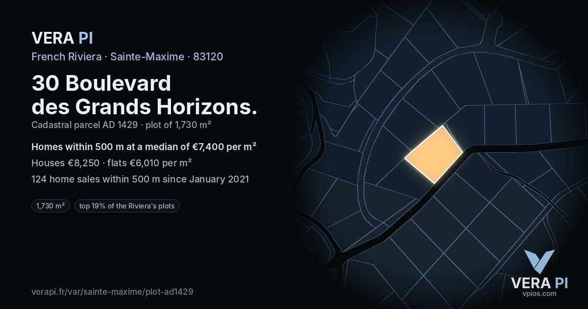 30 Boulevard des Grands Horizons, Sainte-Maxime at night – the plot lit, the parcels around coloured by the prices near them
