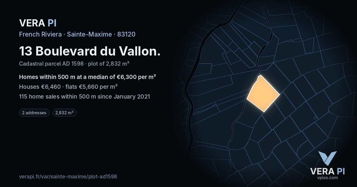 13 Boulevard du Vallon, Sainte-Maxime at night – the plot lit, the parcels around coloured by the prices near them