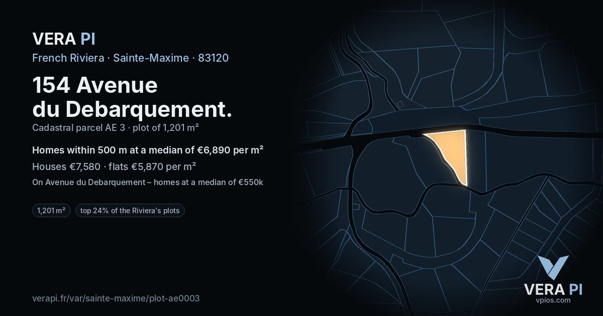 154 Avenue du Debarquement, Sainte-Maxime at night – the plot lit, the parcels around coloured by the prices near them