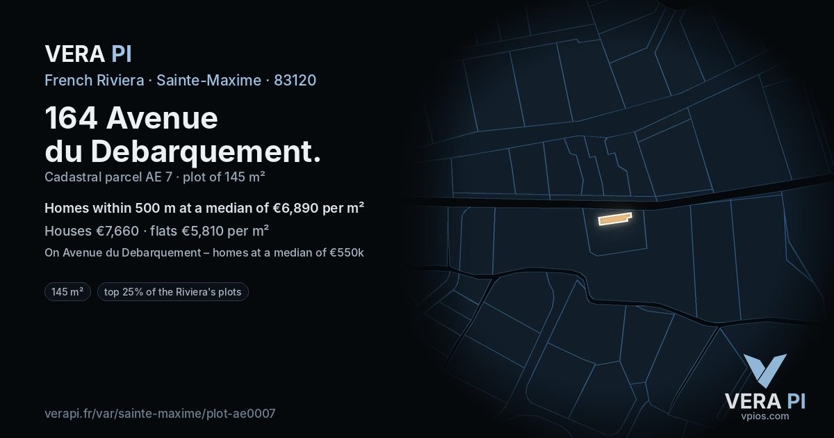 164 Avenue du Debarquement, Sainte-Maxime at night – the plot lit, the parcels around coloured by the prices near them