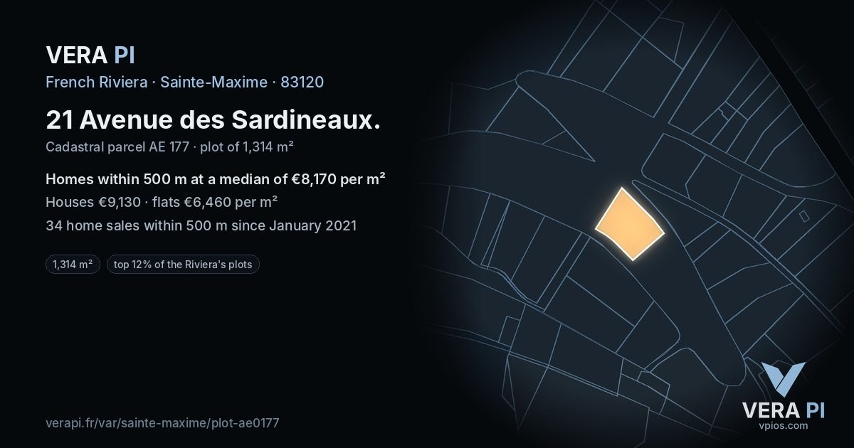 21 Avenue des Sardineaux, Sainte-Maxime at night – the plot lit, the parcels around coloured by the prices near them