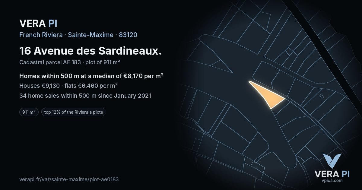 16 Avenue des Sardineaux, Sainte-Maxime at night – the plot lit, the parcels around coloured by the prices near them