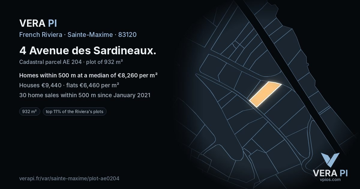 4 Avenue des Sardineaux, Sainte-Maxime at night – the plot lit, the parcels around coloured by the prices near them