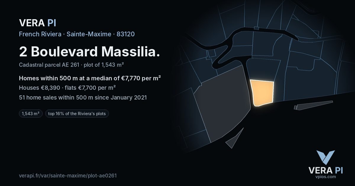 2 Boulevard Massilia, Sainte-Maxime at night – the plot lit, the parcels around coloured by the prices near them