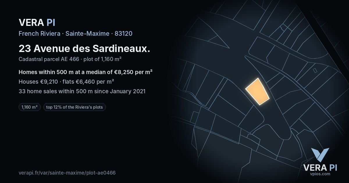 23 Avenue des Sardineaux, Sainte-Maxime at night – the plot lit, the parcels around coloured by the prices near them