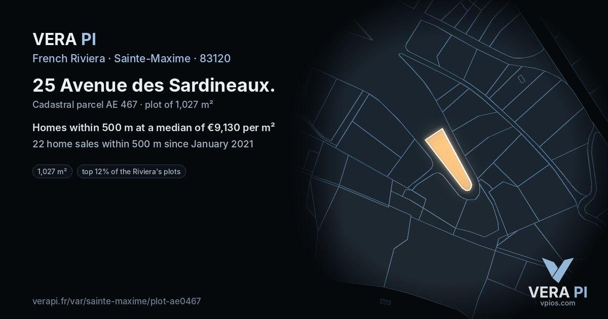 25 Avenue des Sardineaux, Sainte-Maxime at night – the plot lit, the parcels around coloured by the prices near them