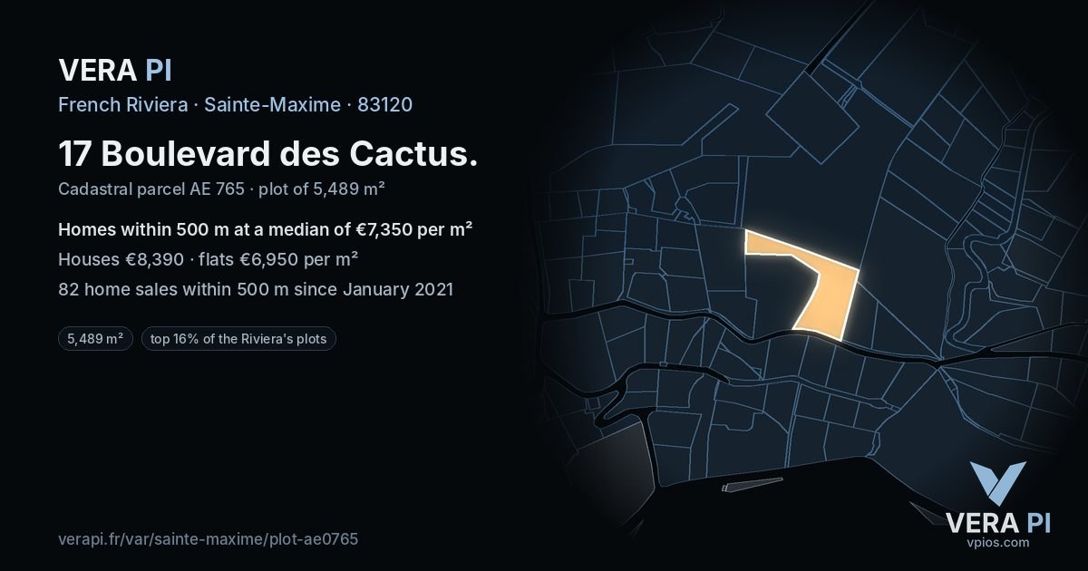 17 Boulevard des Cactus, Sainte-Maxime at night – the plot lit, the parcels around coloured by the prices near them