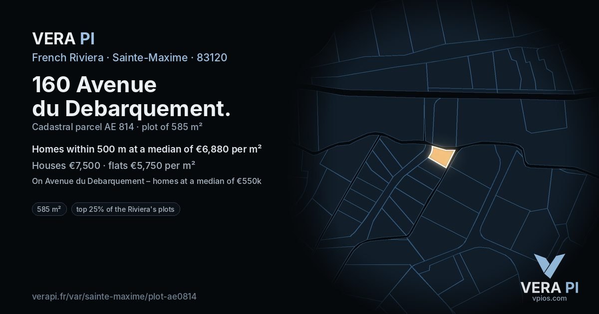 160 Avenue du Debarquement, Sainte-Maxime at night – the plot lit, the parcels around coloured by the prices near them