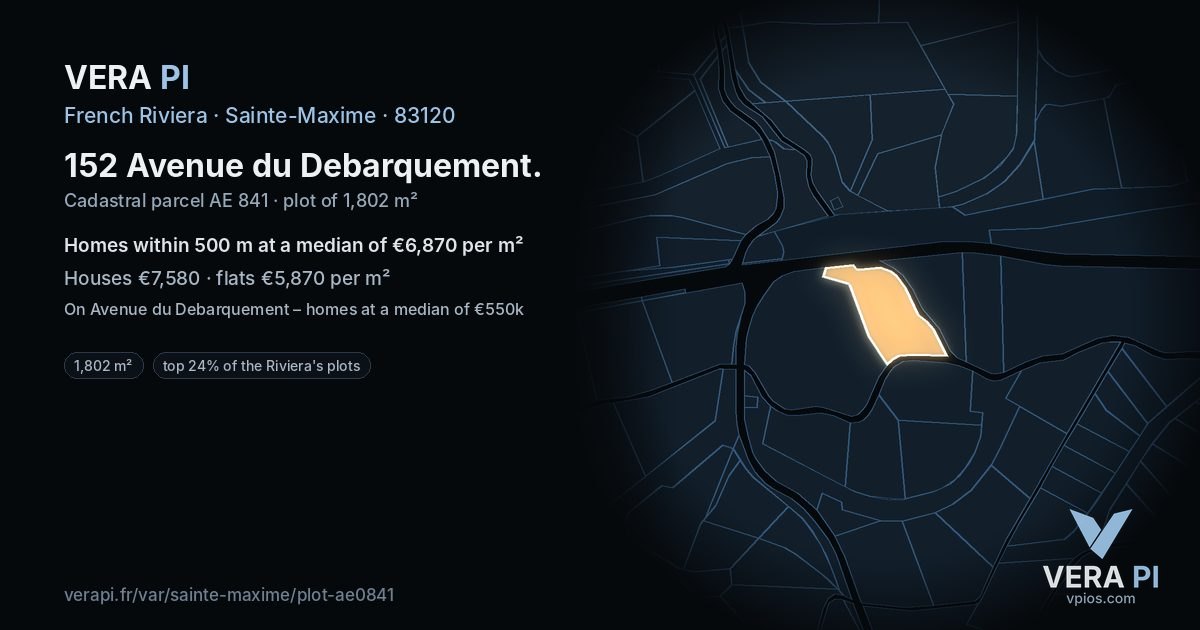 152 Avenue du Debarquement, Sainte-Maxime at night – the plot lit, the parcels around coloured by the prices near them
