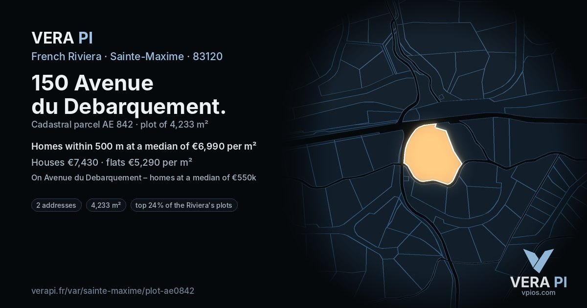 150 Avenue du Debarquement, Sainte-Maxime at night – the plot lit, the parcels around coloured by the prices near them