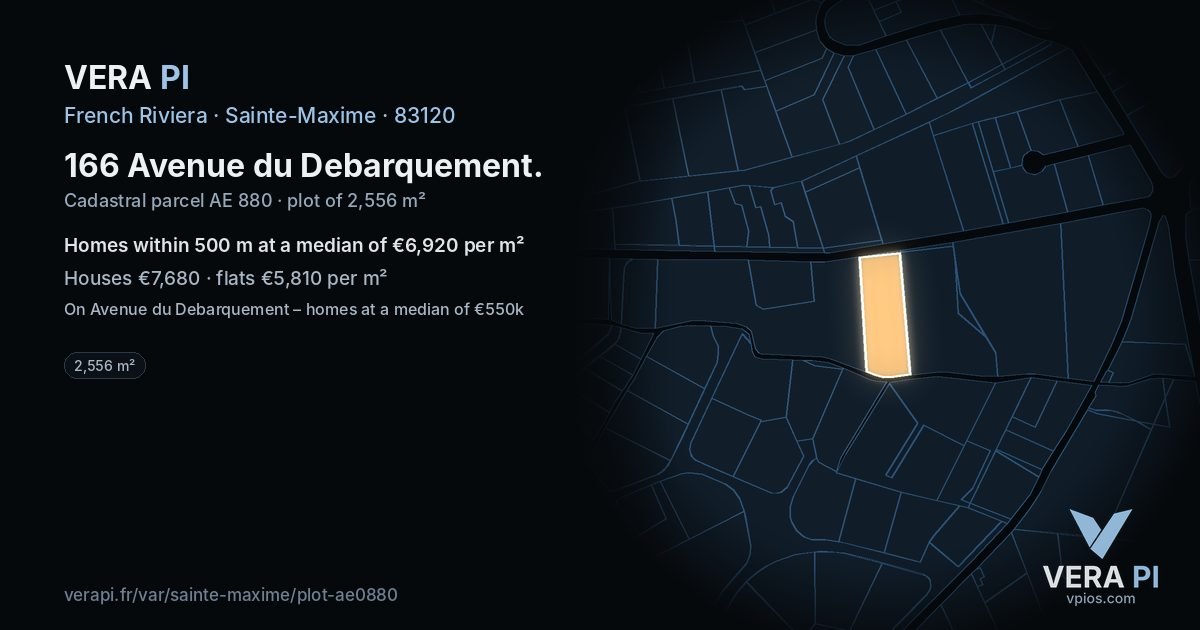 166 Avenue du Debarquement, Sainte-Maxime at night – the plot lit, the parcels around coloured by the prices near them