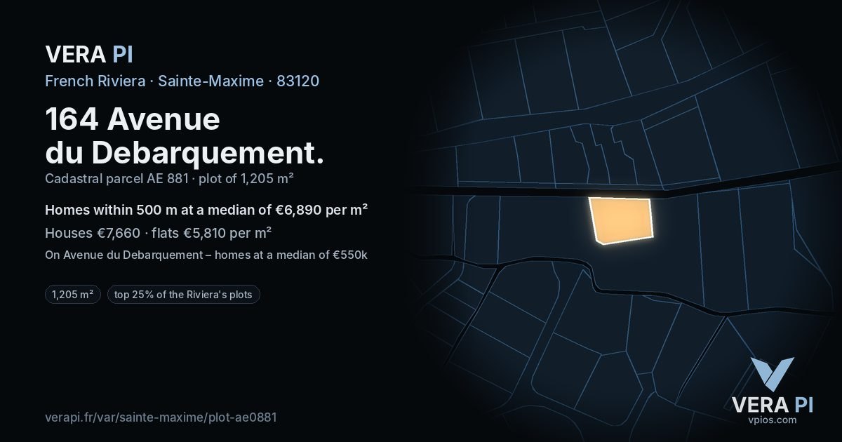 164 Avenue du Debarquement, Sainte-Maxime at night – the plot lit, the parcels around coloured by the prices near them