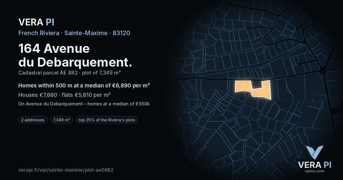 164 Avenue du Debarquement, Sainte-Maxime at night – the plot lit, the parcels around coloured by the prices near them