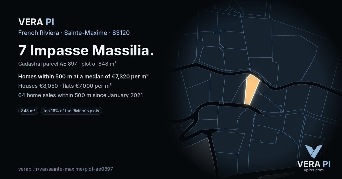 7 Impasse Massilia, Sainte-Maxime at night – the plot lit, the parcels around coloured by the prices near them