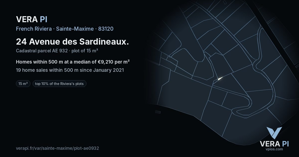 24 Avenue des Sardineaux, Sainte-Maxime at night – the plot lit, the parcels around coloured by the prices near them