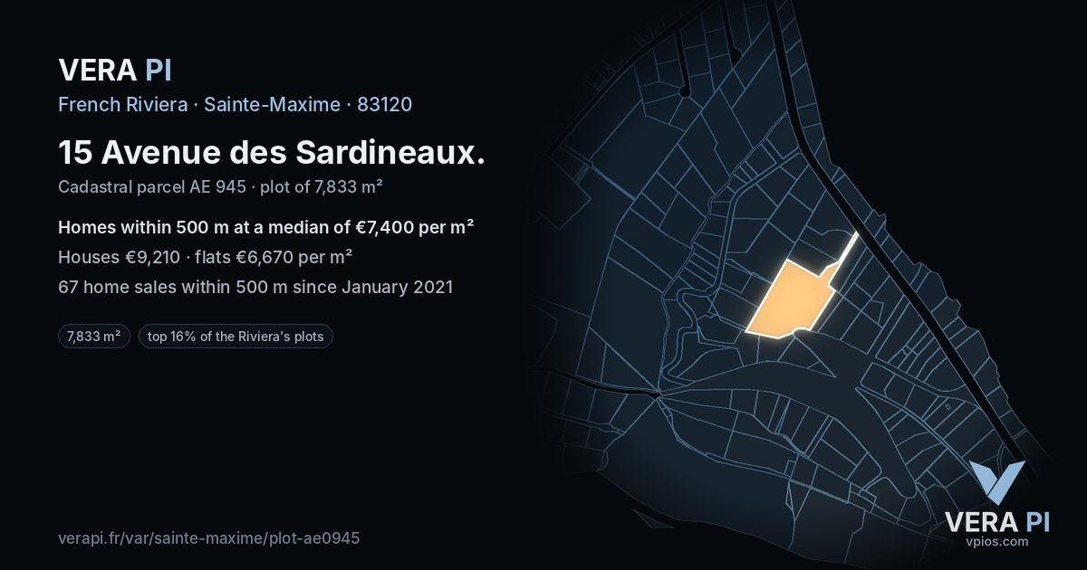 15 Avenue des Sardineaux, Sainte-Maxime at night – the plot lit, the parcels around coloured by the prices near them